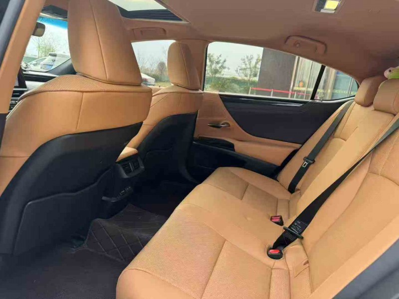 苏州23年雷克萨斯ES5