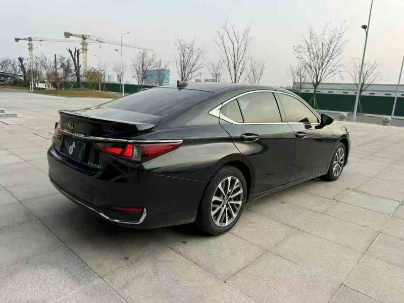 苏州23年雷克萨斯ES7