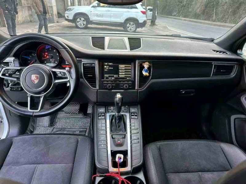 常德16年保时捷Macan5