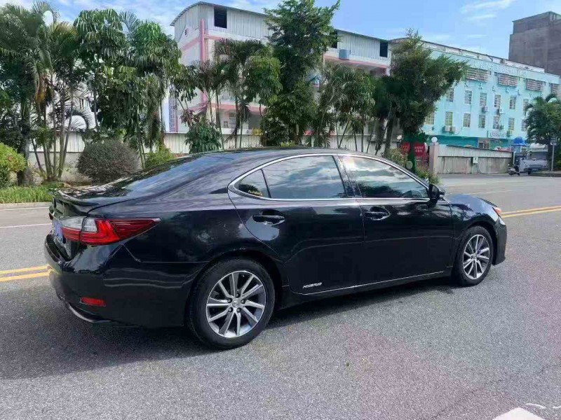 深圳16年雷克萨斯ES8