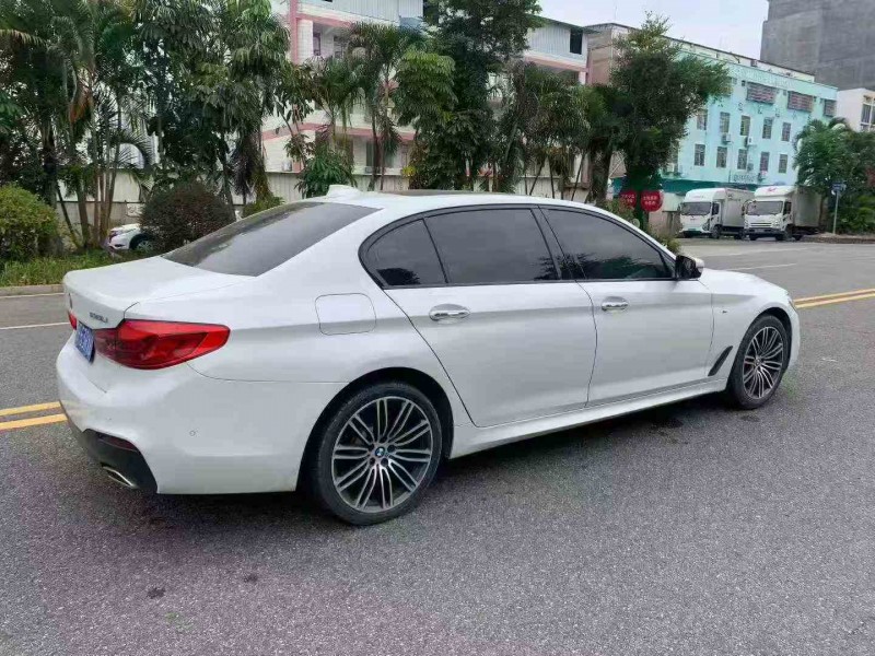 江门18年宝马5系8
