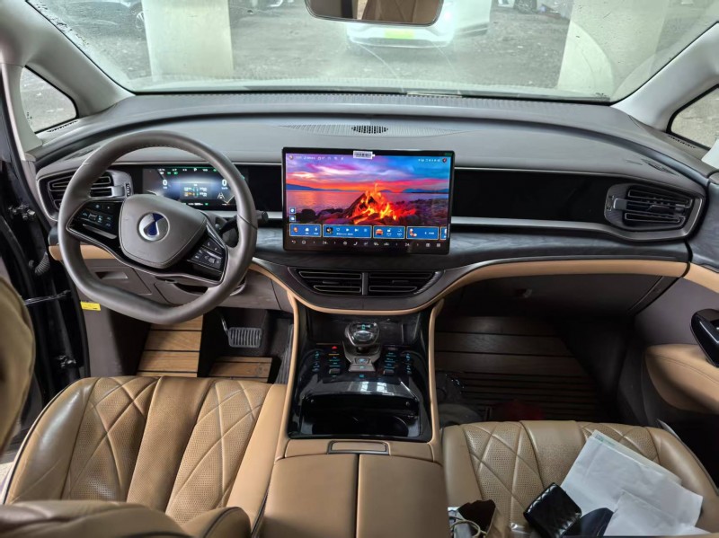 苏州24年腾势D93