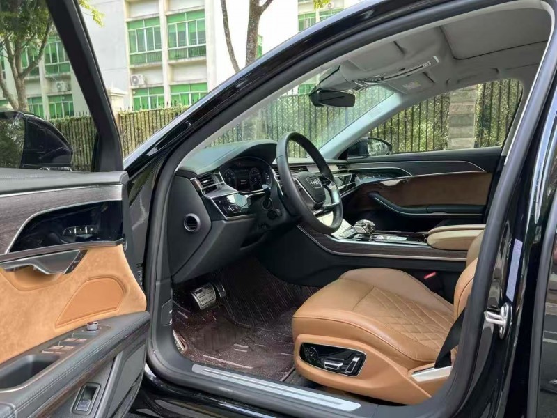 深圳21年奥迪A8L4