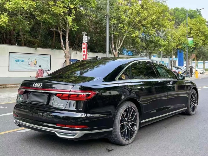 深圳21年奥迪A8L8