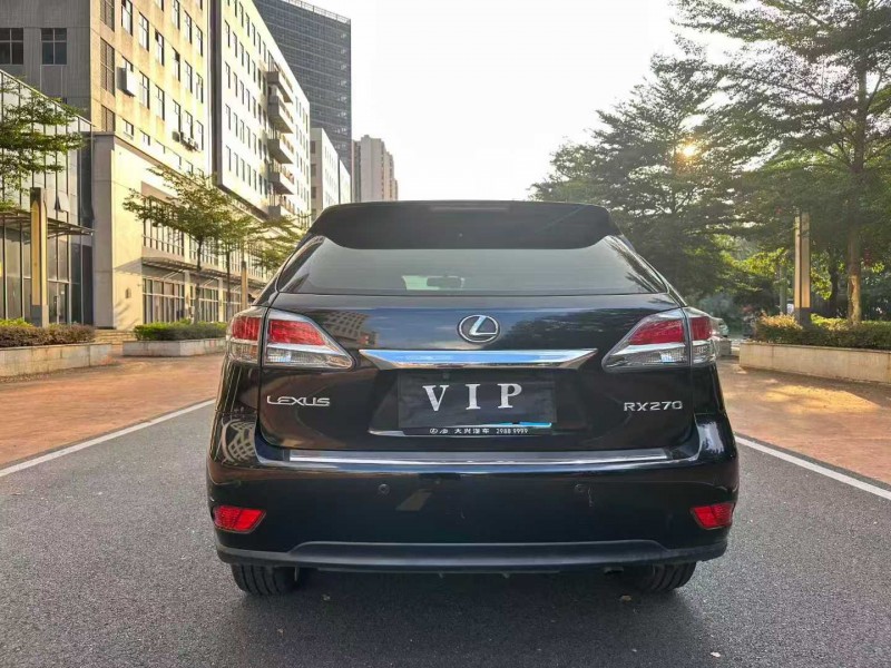东莞15年雷克萨斯RX8