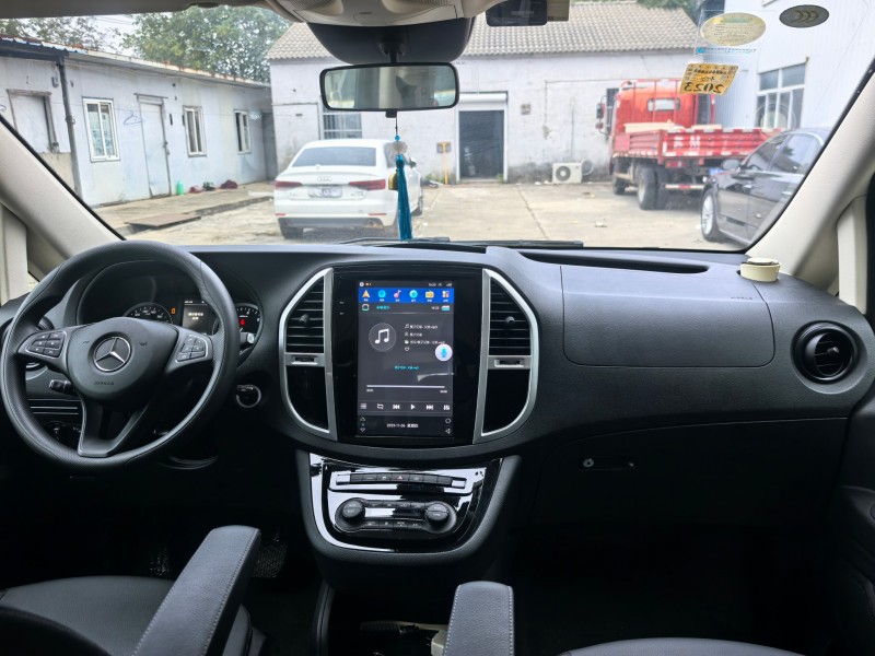 徐州21年奔驰威霆6