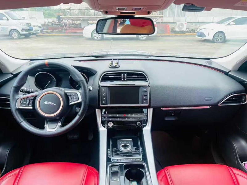 东莞18年捷豹锋湃7