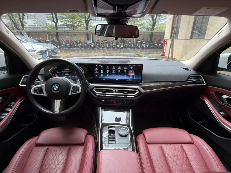 广州23年宝马3系8