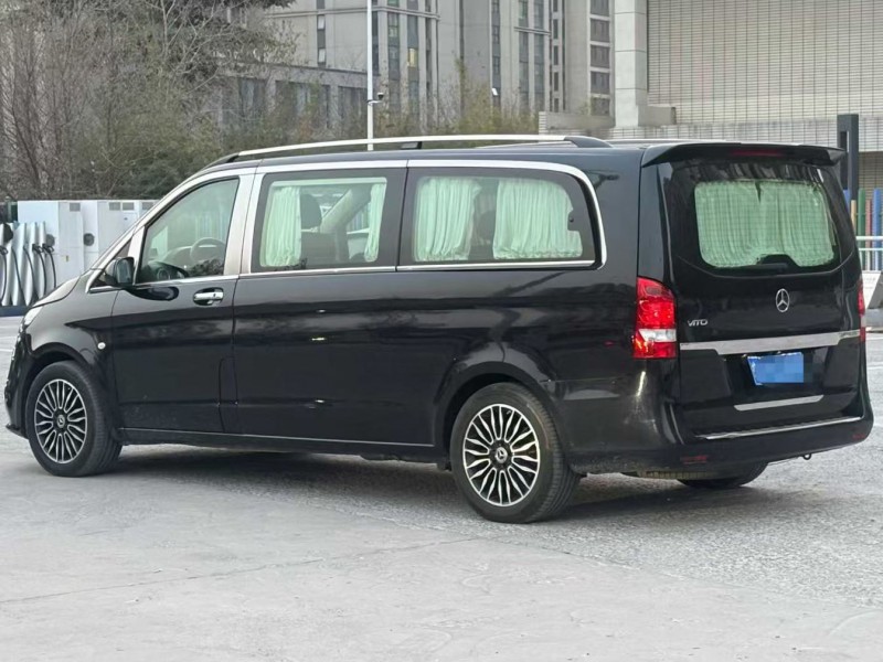 郑州19年奔驰威霆9