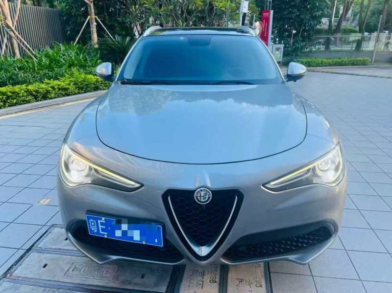 深圳19年阿尔法·罗密欧Stelvio1
