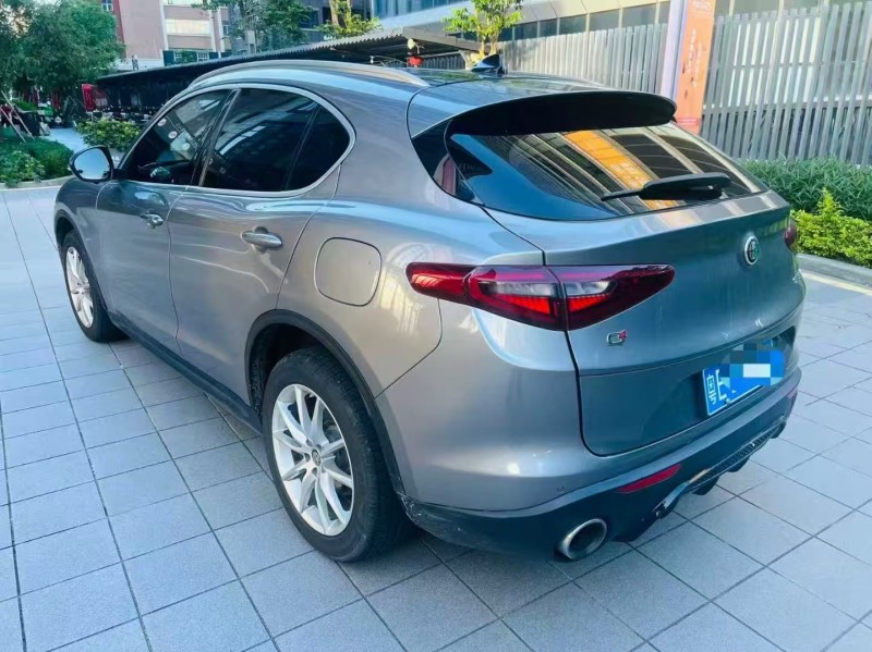 深圳19年阿尔法·罗密欧Stelvio8
