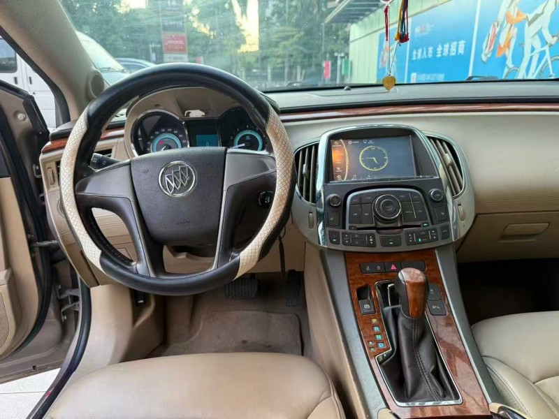 深圳13年别克君越6