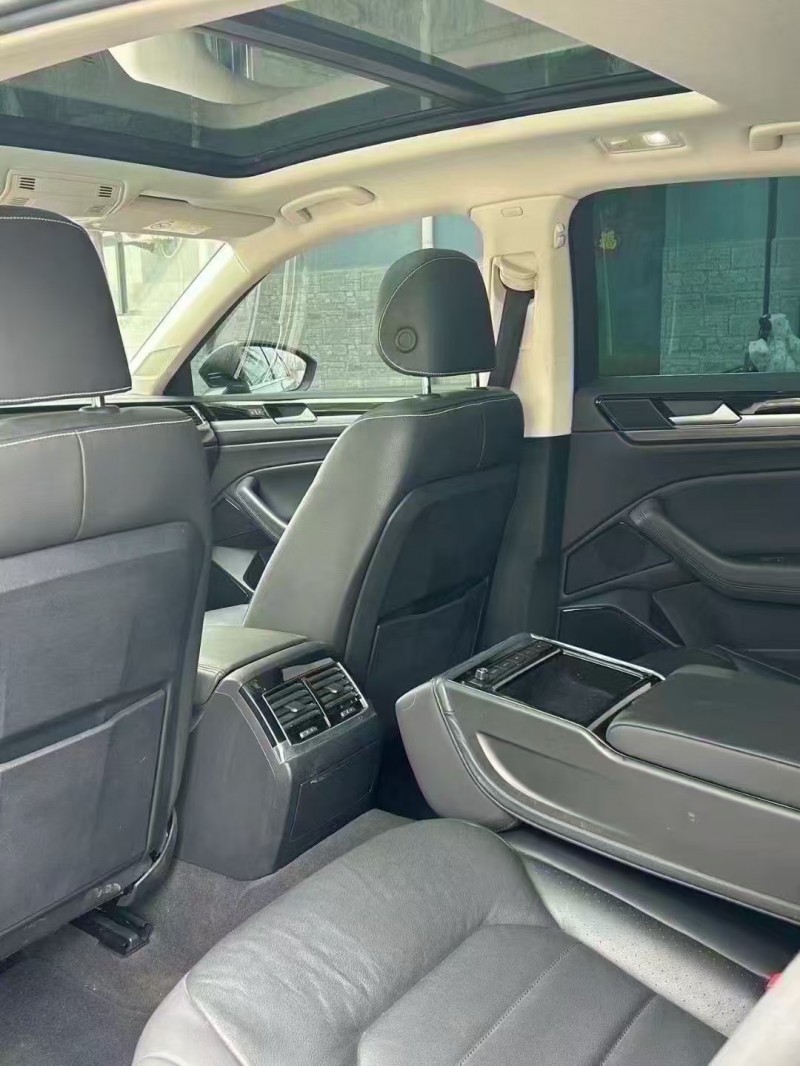 保定19年大众辉昂4