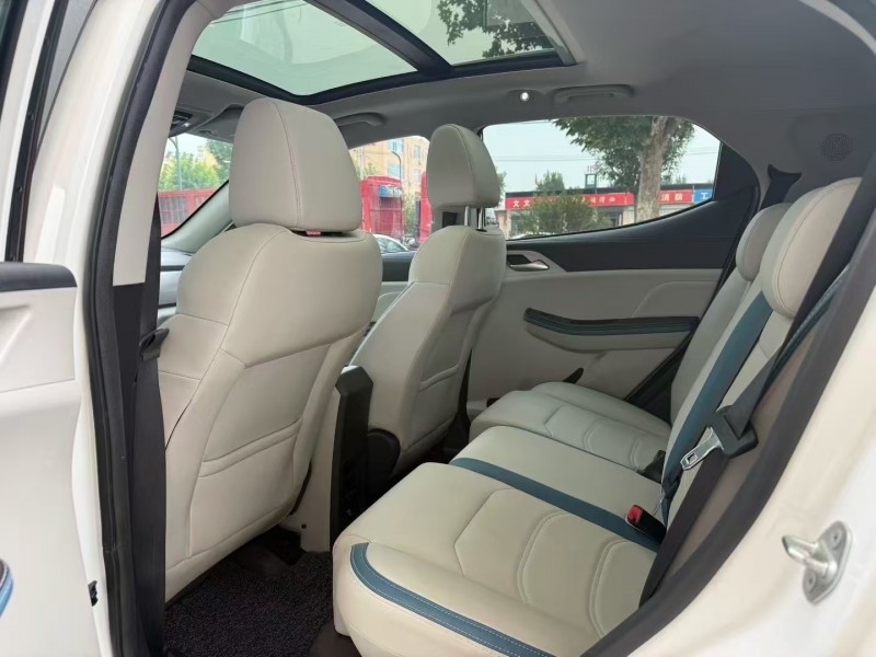 保定23年比亚迪元4