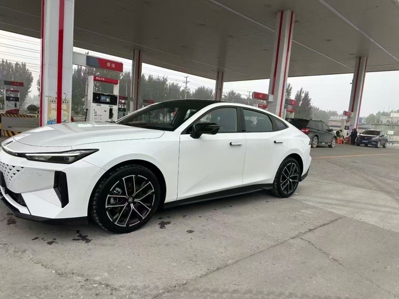 保定25年长安汽车UNI3