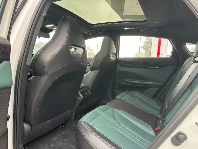 保定25年长安汽车UNI5