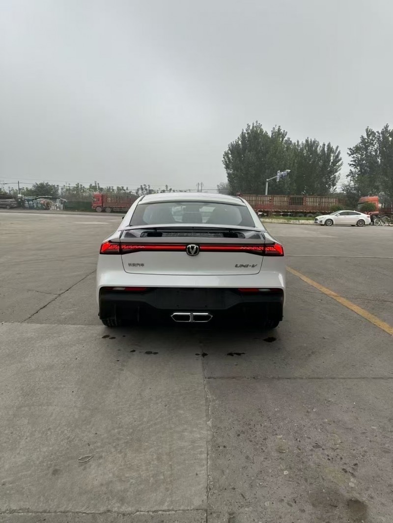 保定25年长安汽车UNI9