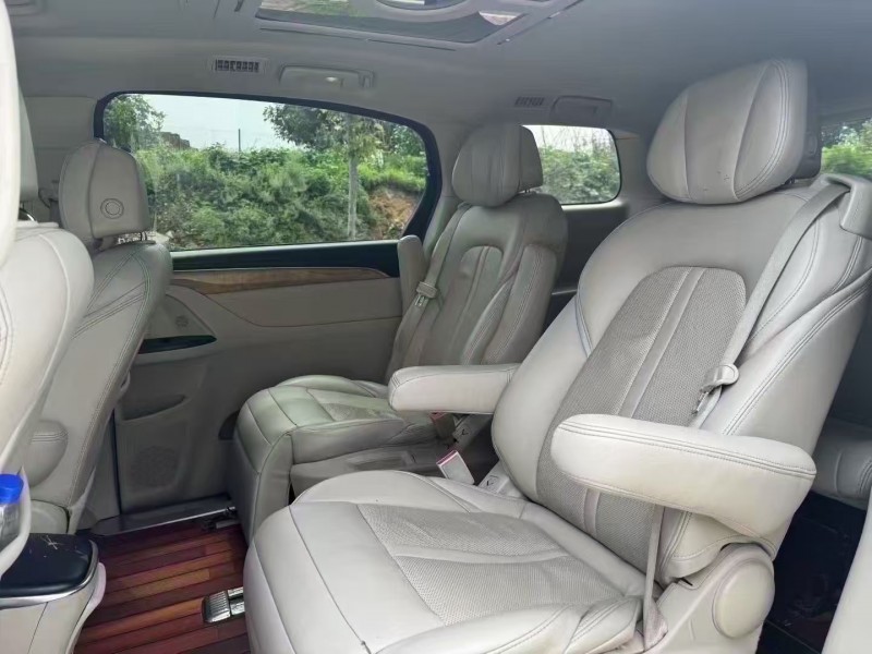 保定19年别克GL84