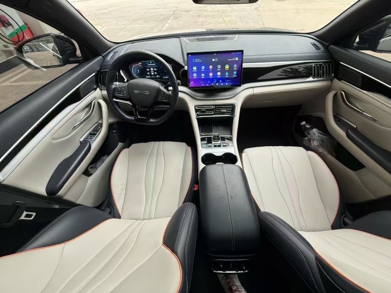 保定23年比亚迪宋5