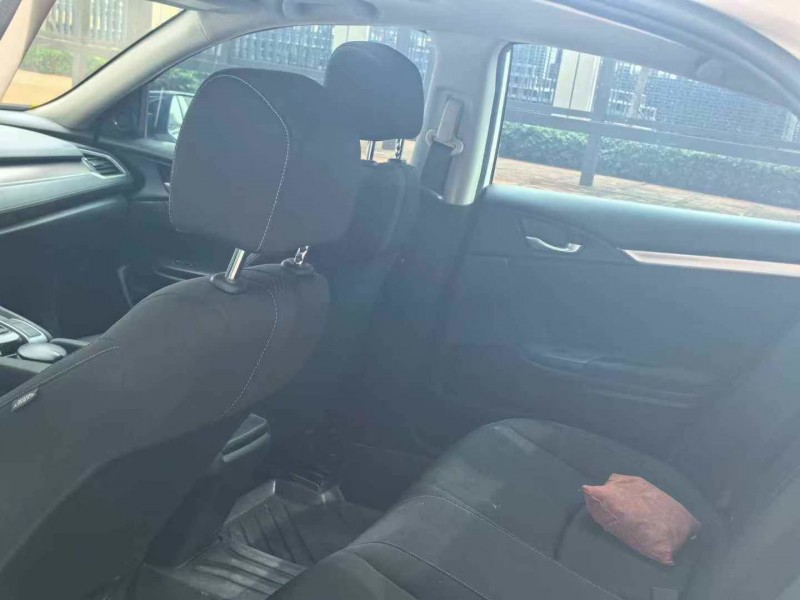 郑州17年本田思域4