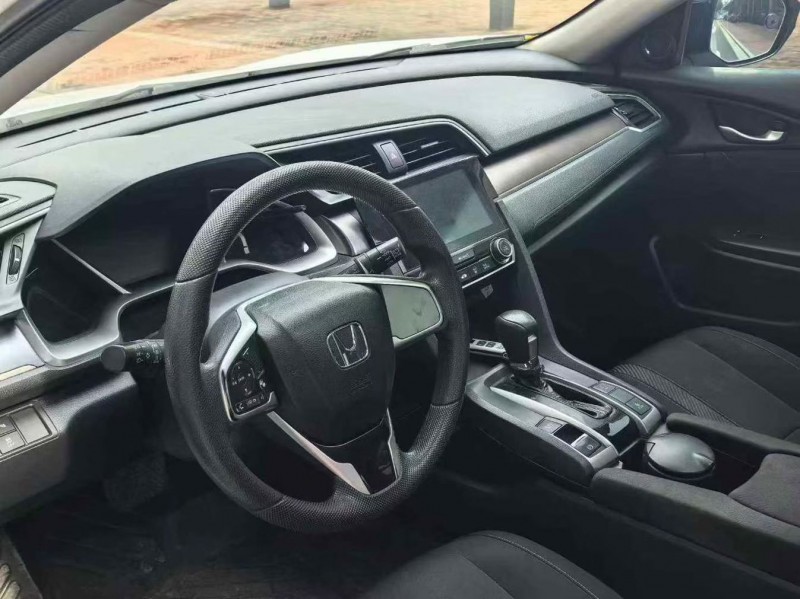 郑州17年本田思域8