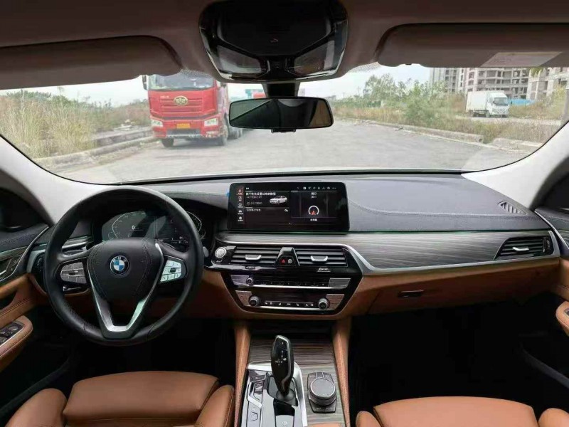 北海23年宝马6系4