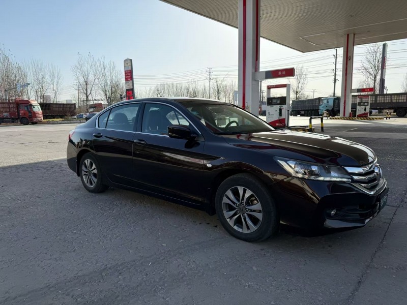 保定15年本田雅阁2