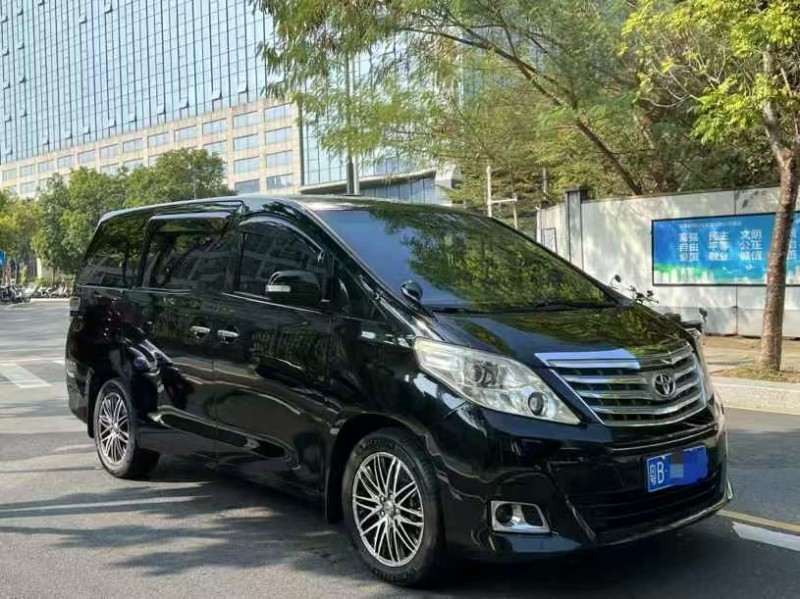 深圳13年丰田埃尔法2