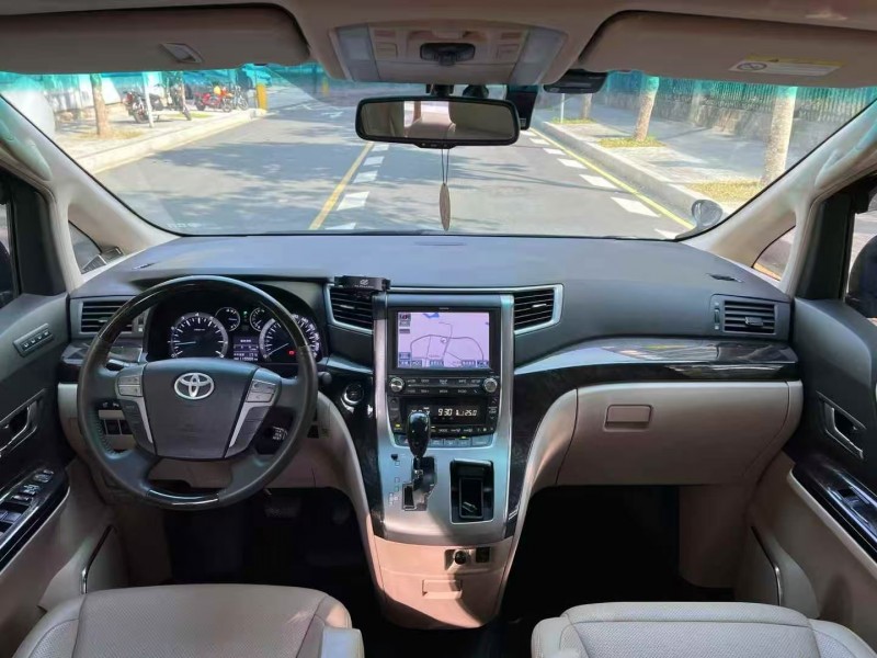 深圳13年丰田埃尔法5