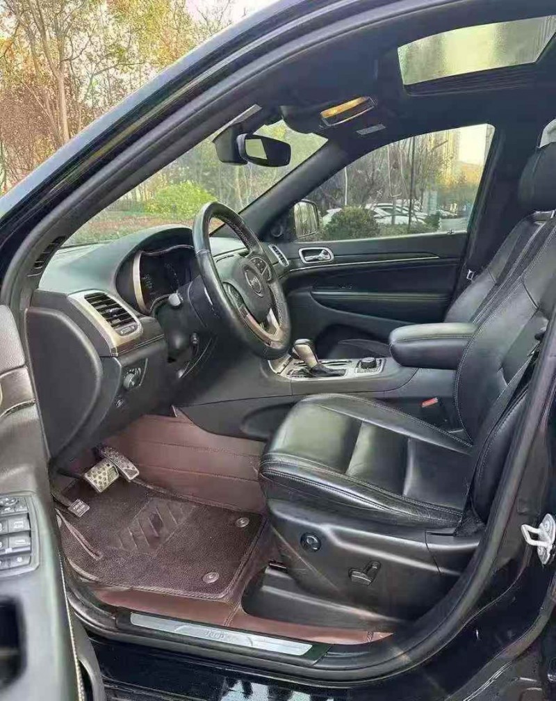 淄博17年Jeep大切诺基4