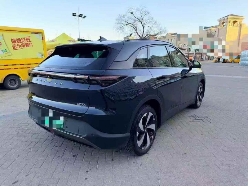 唐山25年极狐汽车阿尔法8