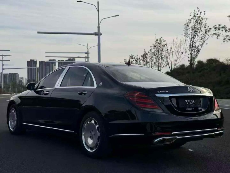 唐山17年奔驰迈巴赫S级7