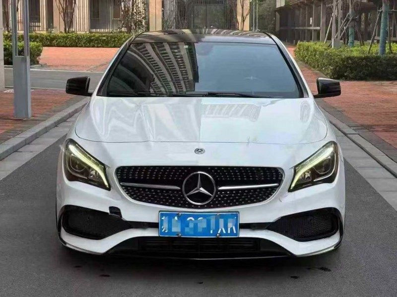 郑州17年奔驰CLA1