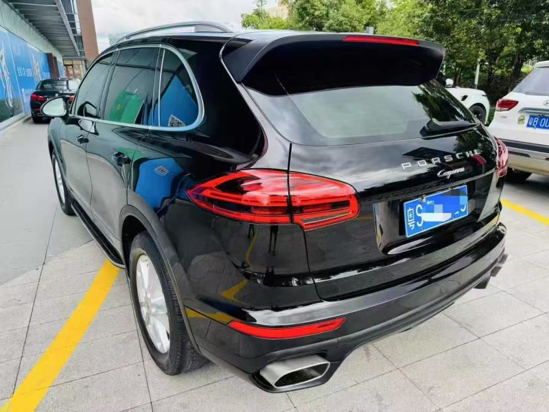 深圳16年保时捷卡宴9