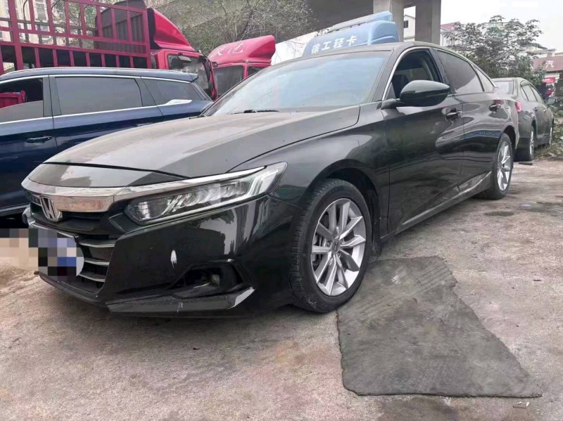 南昌21年本田雅阁3