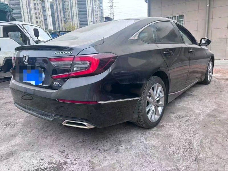 南昌21年本田雅阁8