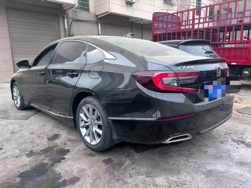 南昌21年本田雅阁9