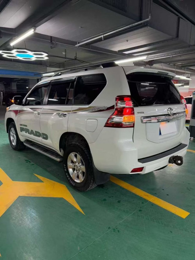 郑州16年丰田普拉多8