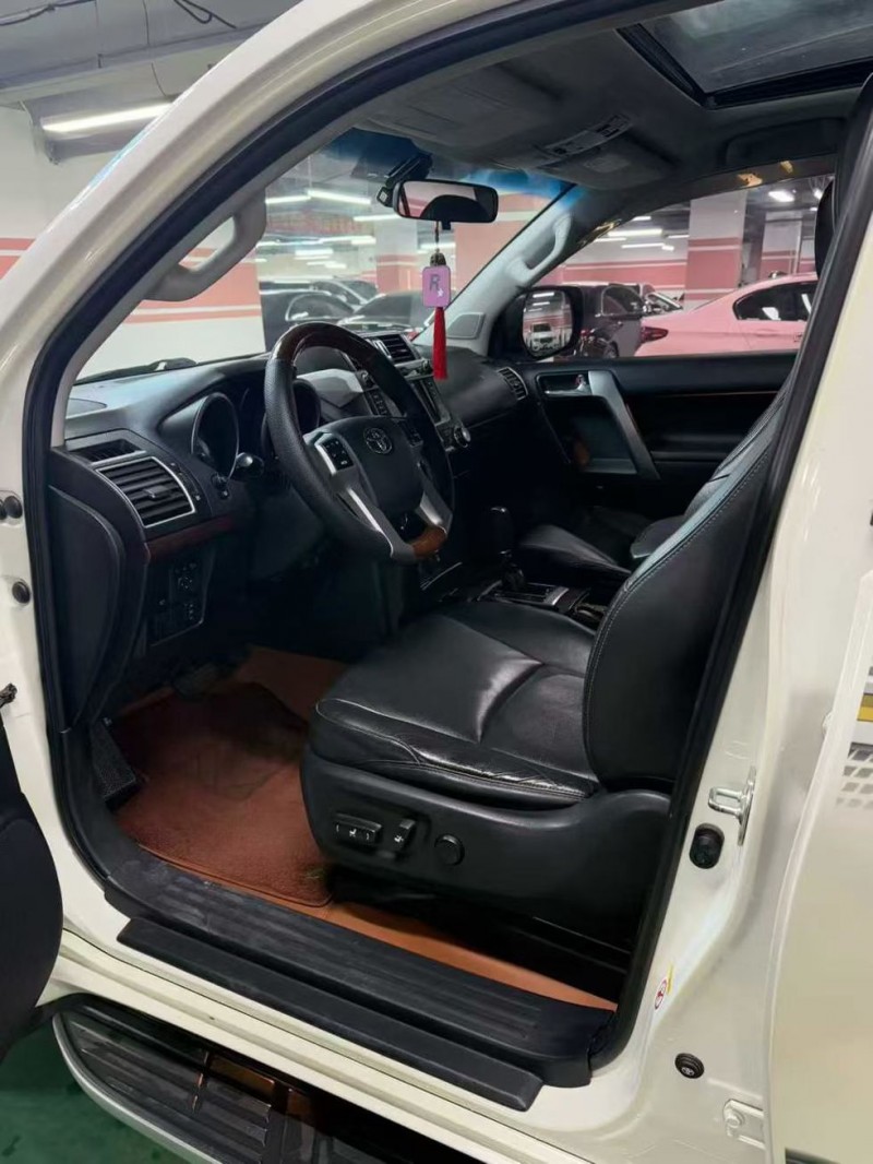 郑州16年丰田普拉多9