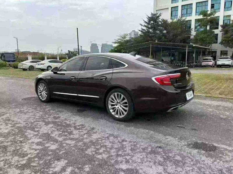 南宁18年别克君越7