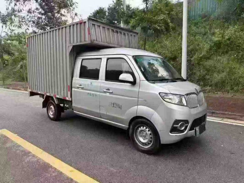 南宁18年金杯汽车阁瑞斯3