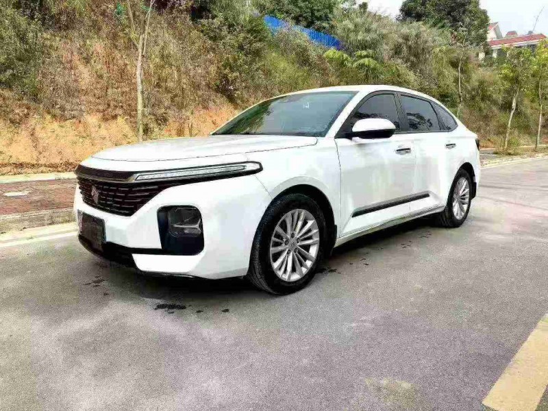 南宁21年宝骏RC53