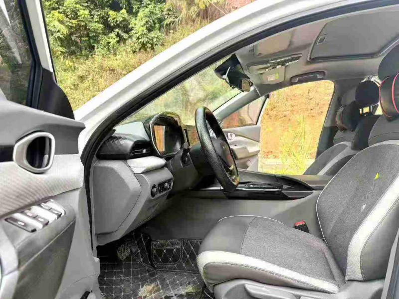 南宁21年宝骏RC54