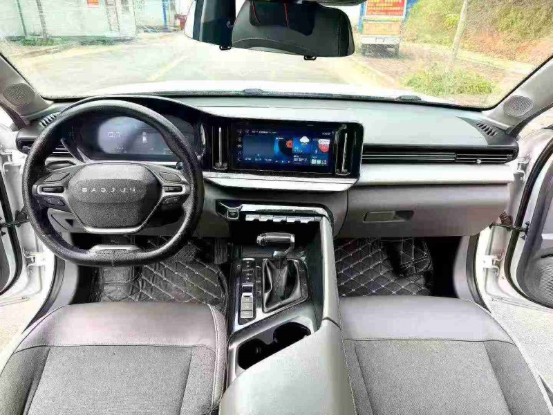 南宁21年宝骏RC55