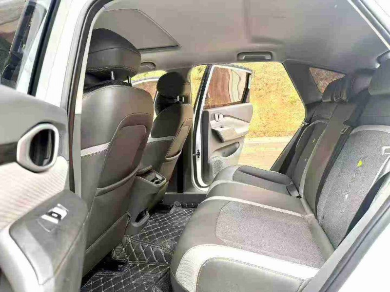 南宁21年宝骏RC56