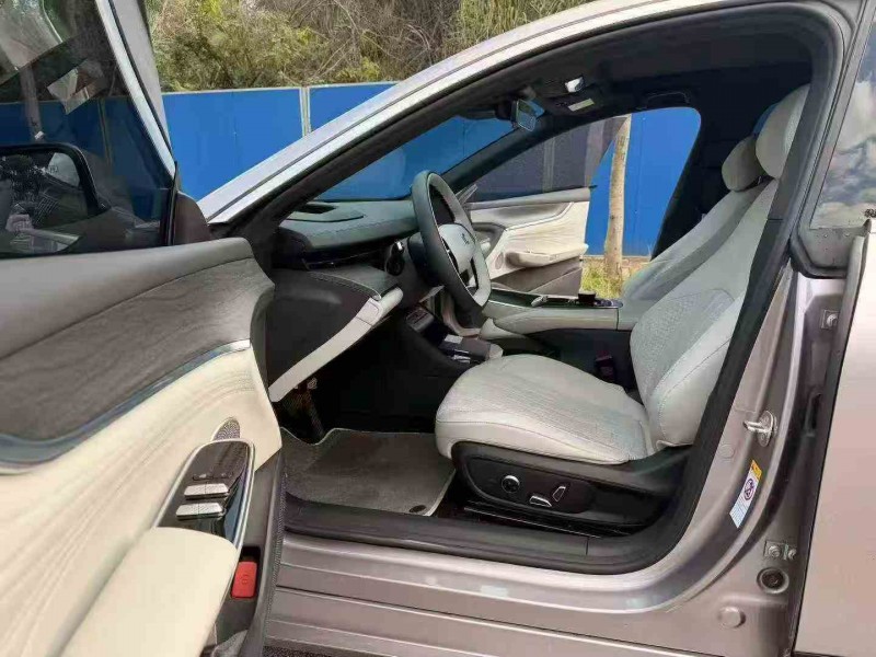 南宁25年长安汽车启源4