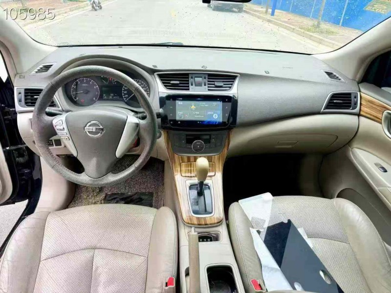 南宁15年日产轩逸5