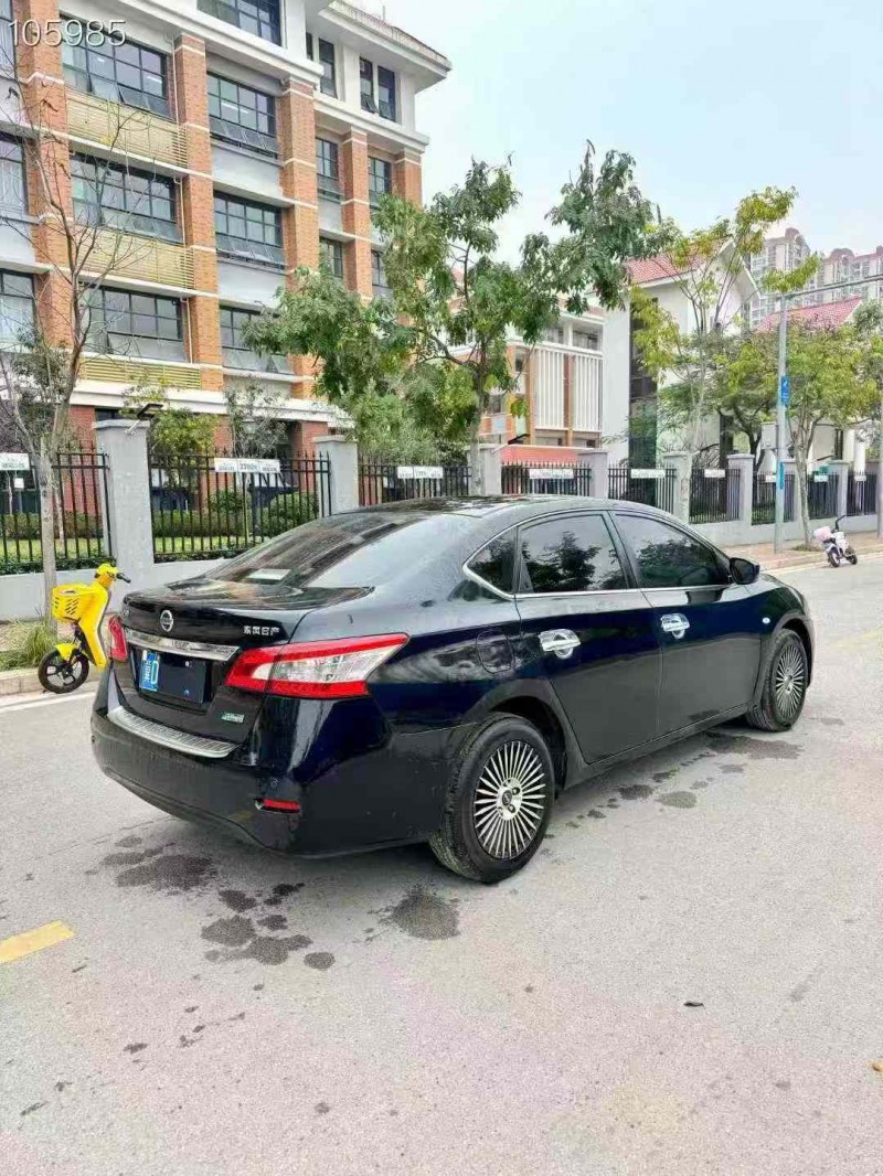 南宁15年日产轩逸7