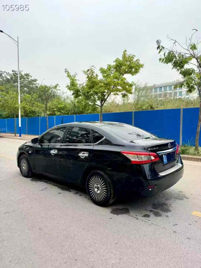 南宁15年日产轩逸8