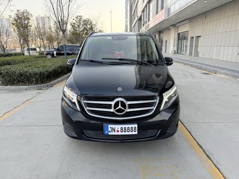 济宁17年奔驰威霆1